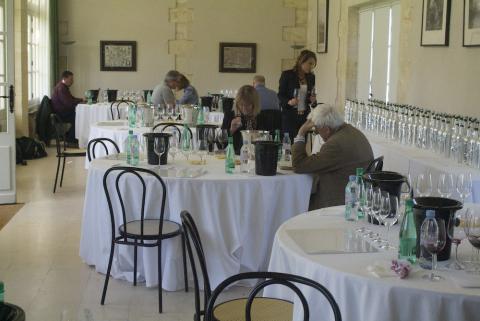 The Union des Grands Crus Tasting at Château Cantemerle: Stephen Brook, Jancis Robinson, Jane MacQuitty